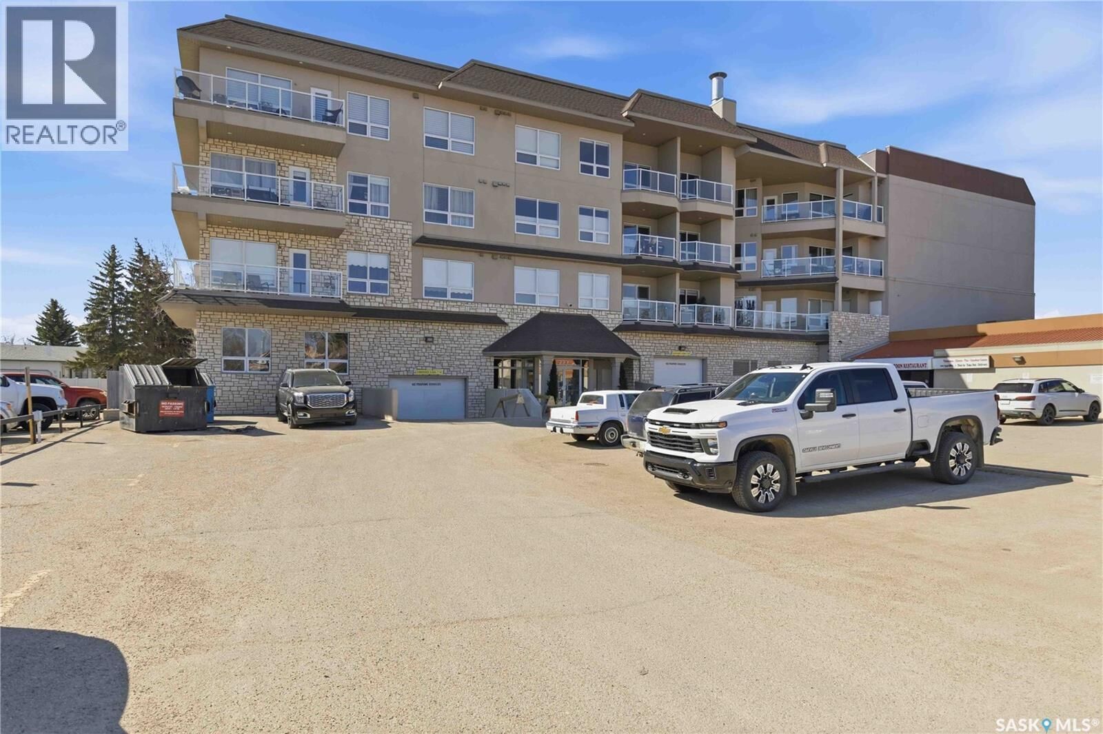 Property Photo:  204 227 Pinehouse Drive  SK S7K 6N9 