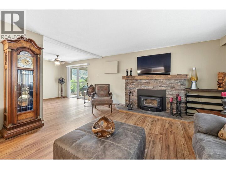 Property Photo: 617 3rd Avenue BC V0X 1N2
