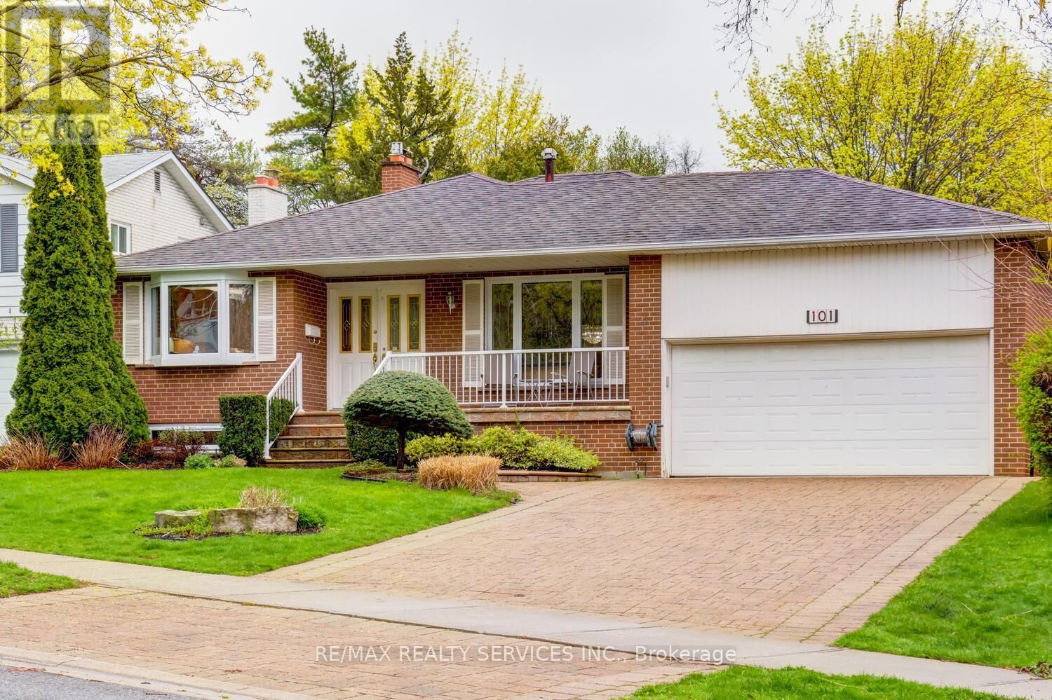 Property Photo:  101 George Henry Boulevard  ON M2J 1G1 