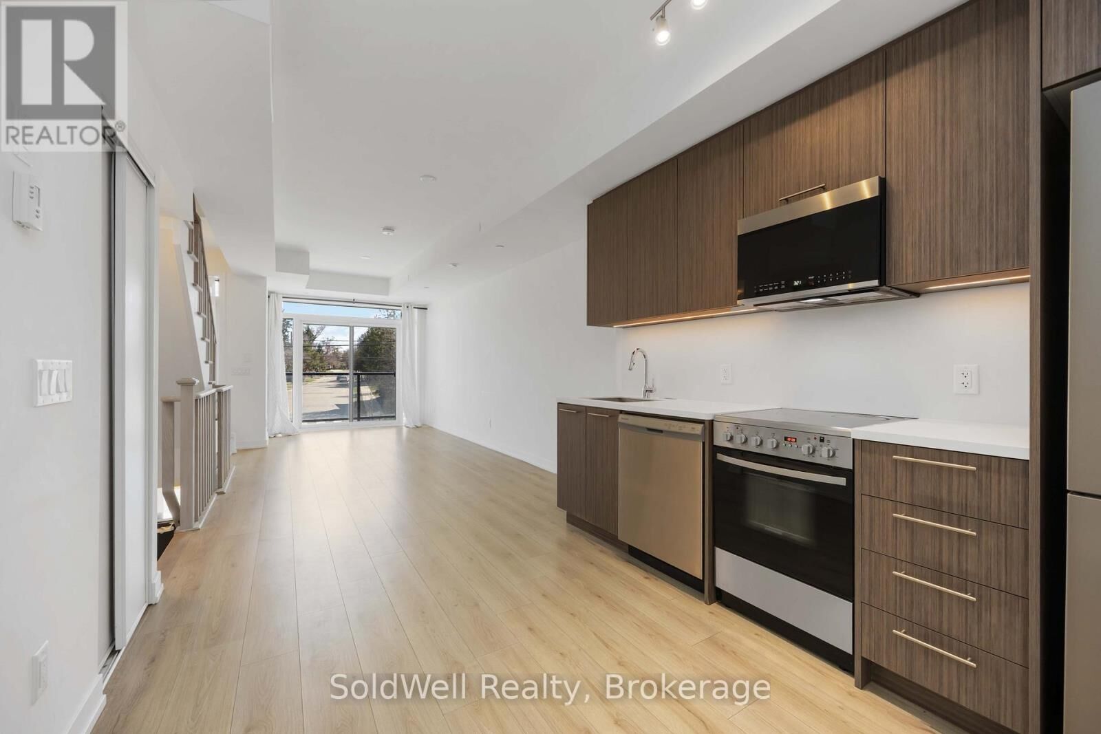Property Photo:  266 Finch Avenue East 14  ON M2N 0L3 