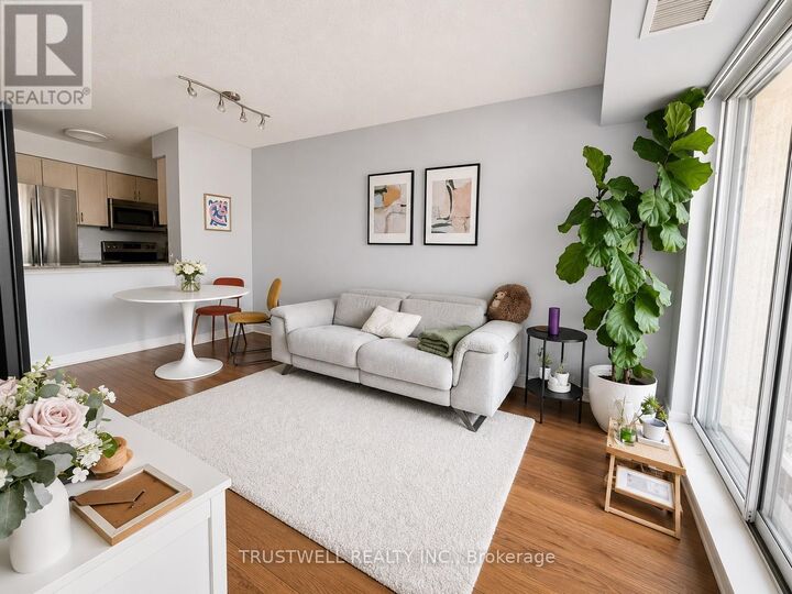 Property Photo:  35 Bales Avenue 512  ON M2N 7L7 