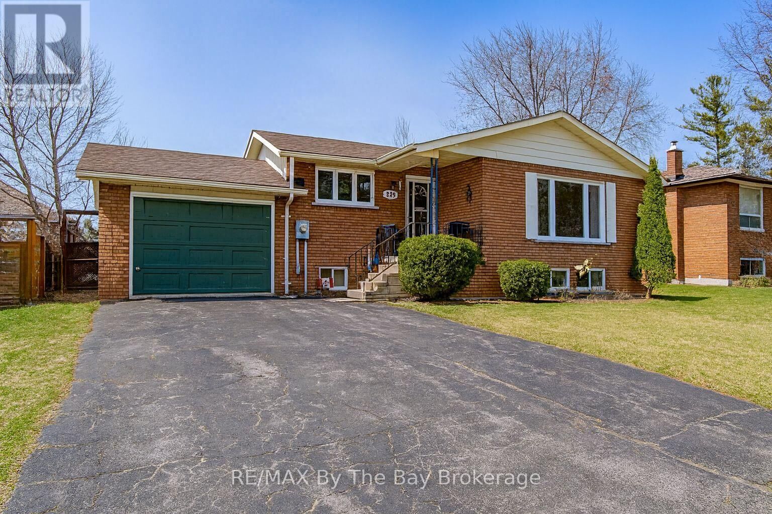 Property Photo:  229 Datas Drive East  ON L0M 1S0 