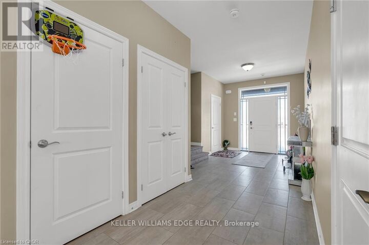 Property Photo:  16 Prospect Avenue B  ON L2M 5K1 