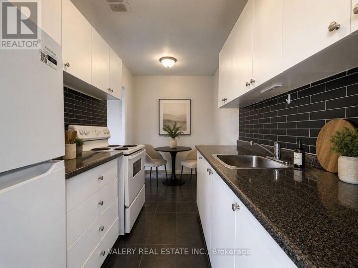 Property Photo:  35 Confederation Drive 216  ON M1G 1A2 