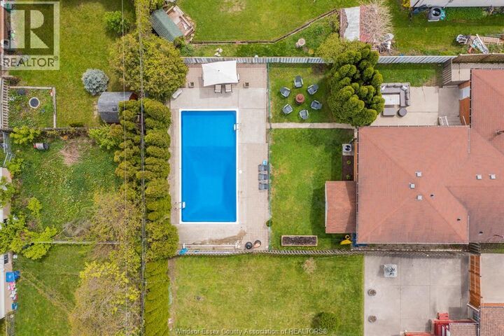 Property Photo:  2958 Llyod George Boulevard  ON N8T 2V1 
