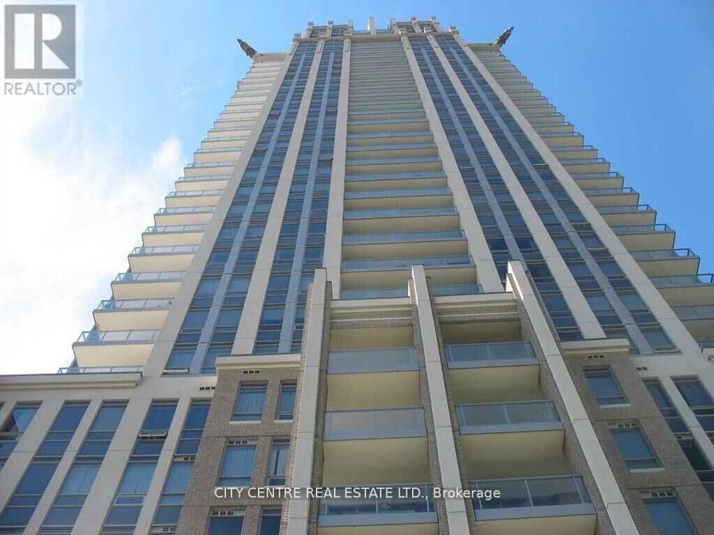 Property Photo:  388 Prince Of Wales Drive 1907  ON L5B 0A1 
