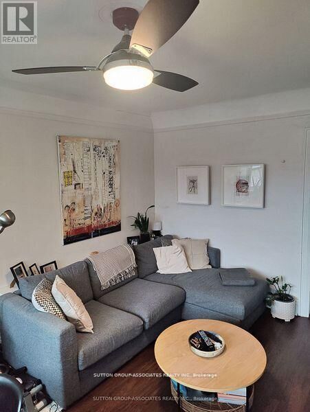 Property Photo:  117 Marion Street 2  ON M6R 1E6 