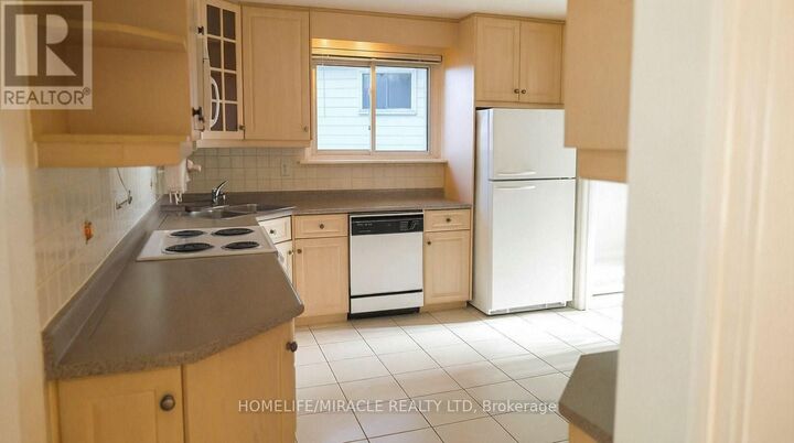 Property Photo:  20 Hatchet Place  ON M1B 1C7 