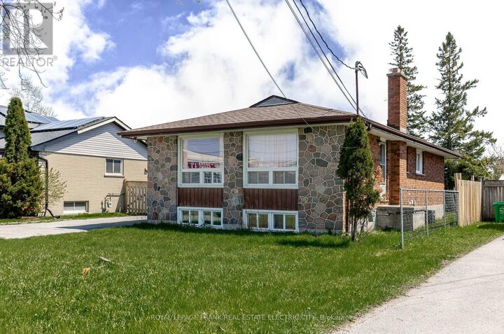 Property Photo:  941 Crawford Drive  ON K9J 3X1 