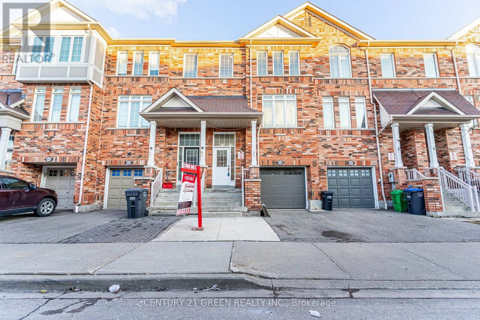 Property Photo:  449 Aspendale Crescent  ON L5W 0E7 