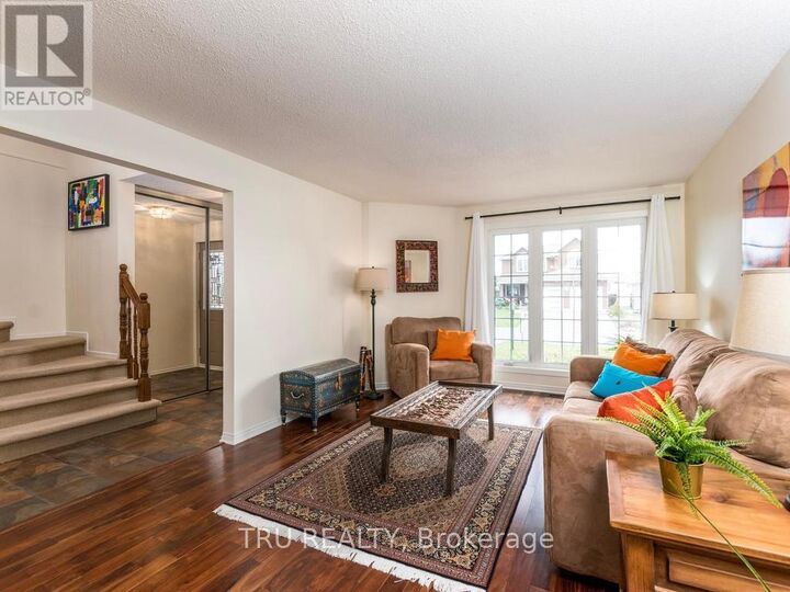 Property Photo:  14 Hyannis Avenue  ON K2J 2W8 