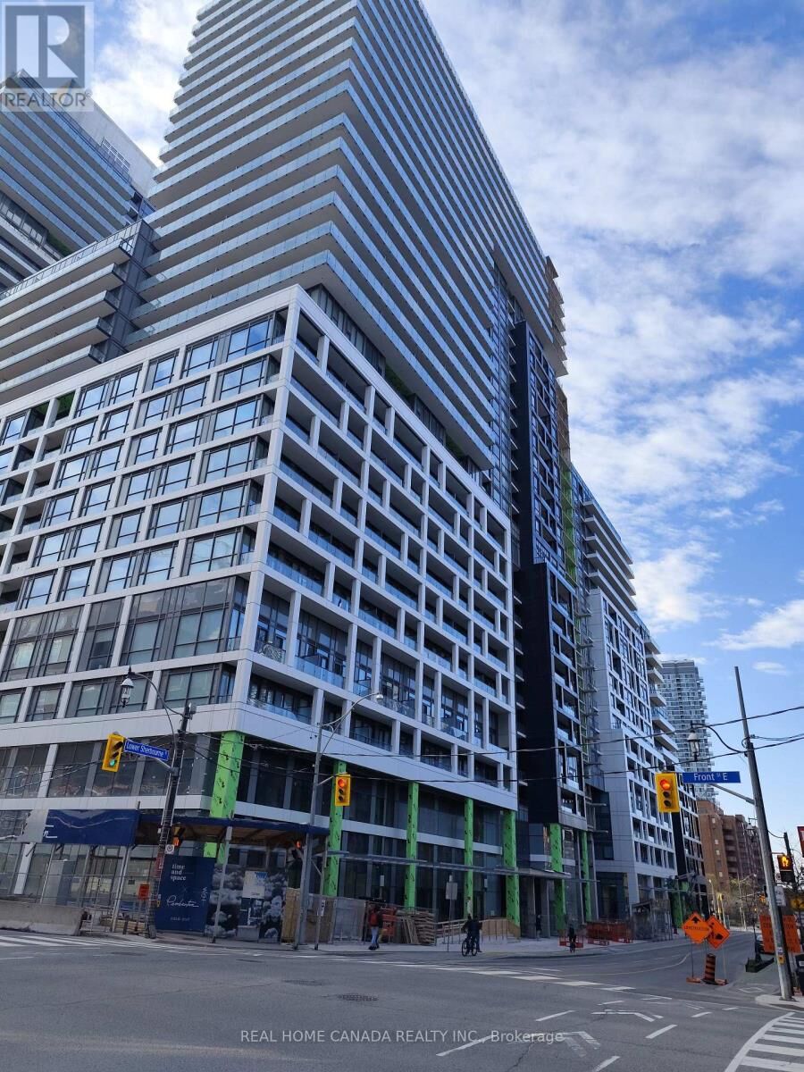 Property Photo:  121 Lower Sherbourne Street 1556  ON M5A 1Y4 
