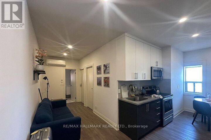 Property Photo:  595 St Clair Avenue West 11  ON M6C 1A3 