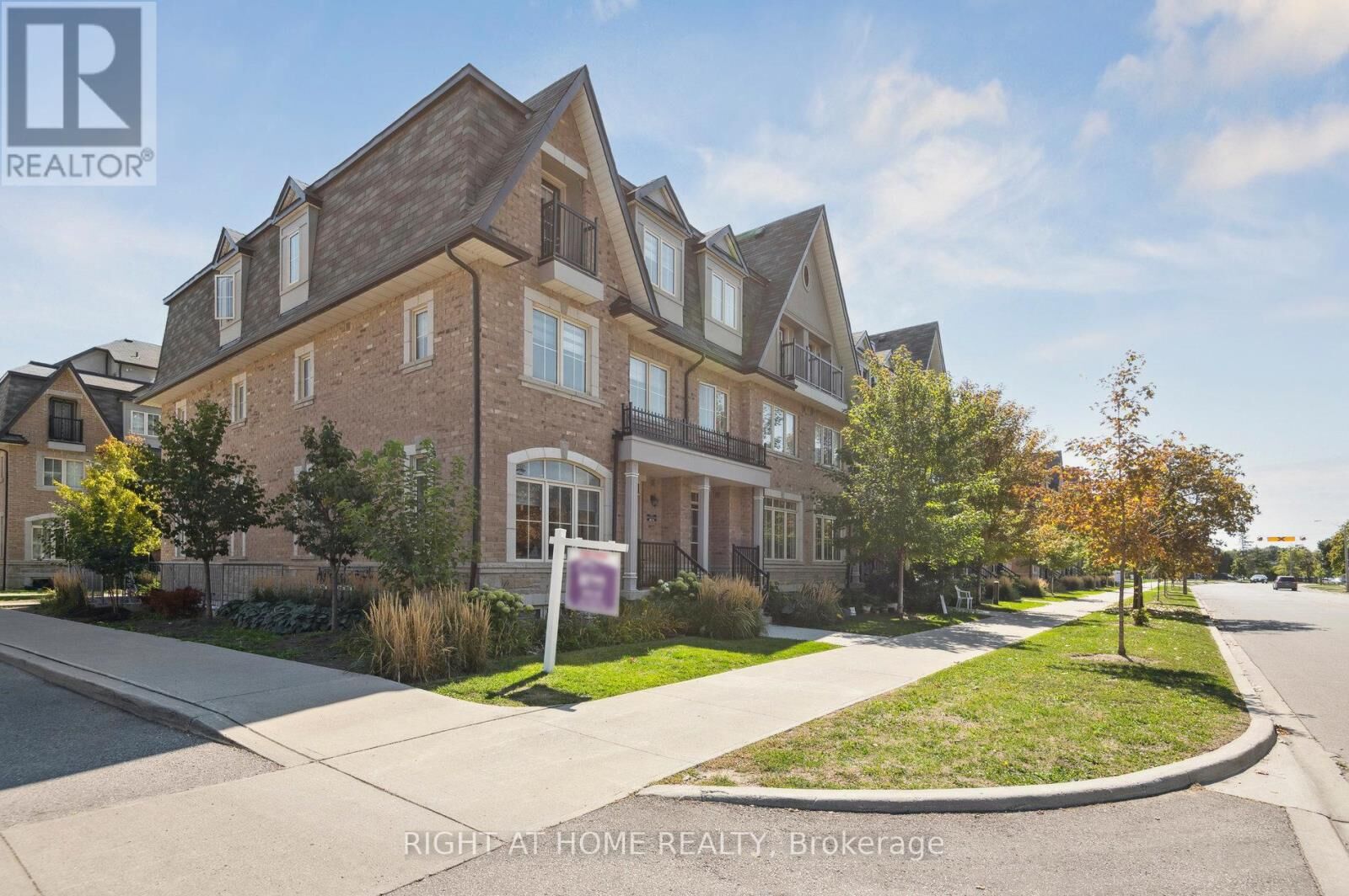 Property Photo:  1255 Bridletowne Circle 14  ON M1W 0A5 