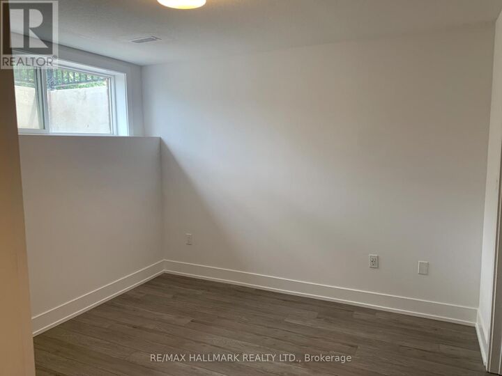 Property Photo:  99 Roger Street 51  ON N2J 0G1 