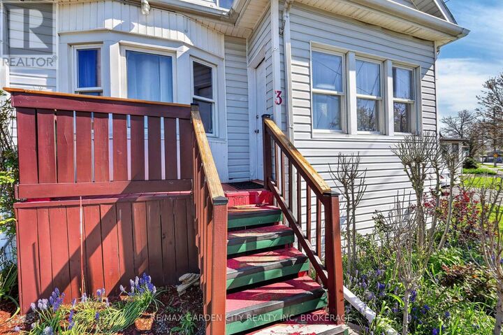 Property Photo:  3 Delaware Avenue  ON L2M 5L7 