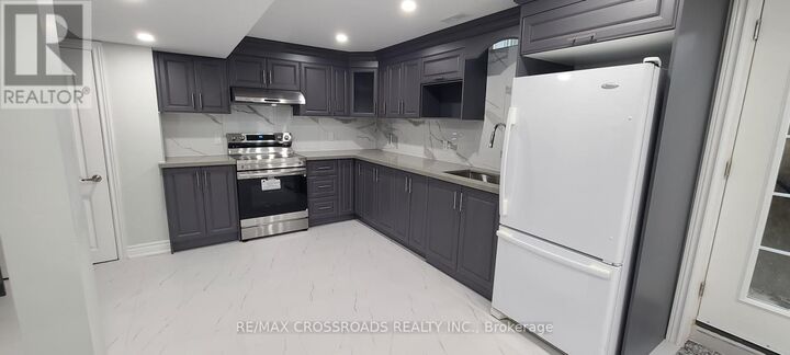 Property Photo:  69 Bluebell Crescent  ON L1P 1L3 