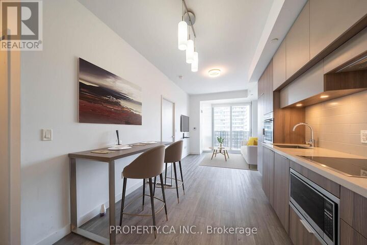Property Photo:  8 Eglinton Avenue East 1412  ON M4P 0C1 