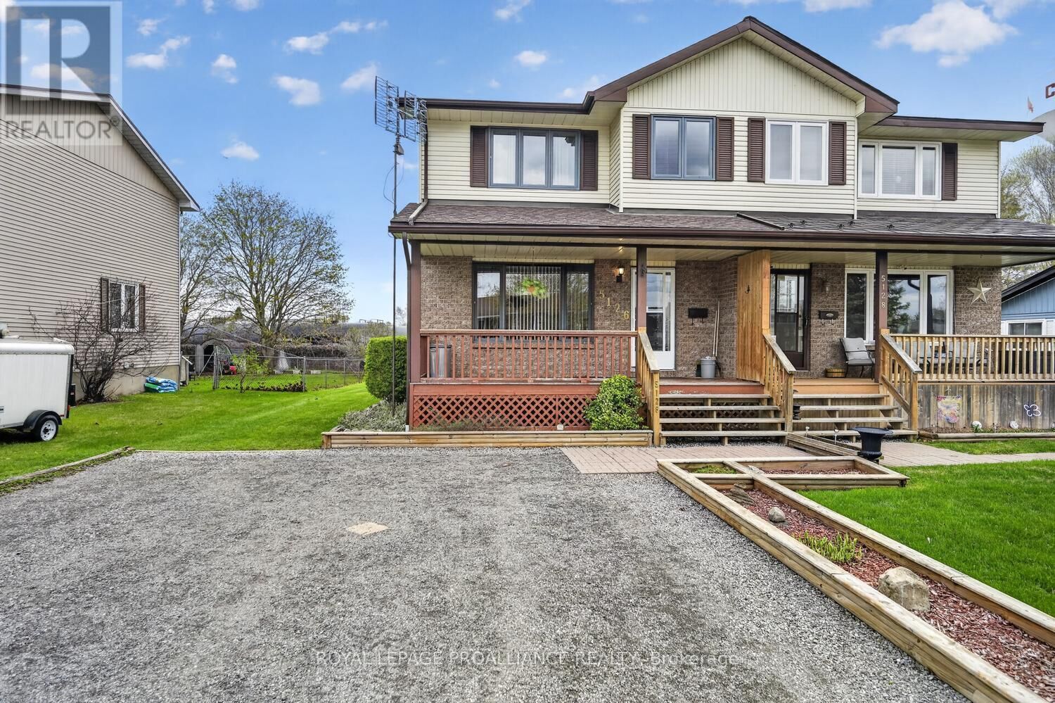 Property Photo:  5126 Meadowland Drive West  ON K0E 1E0 