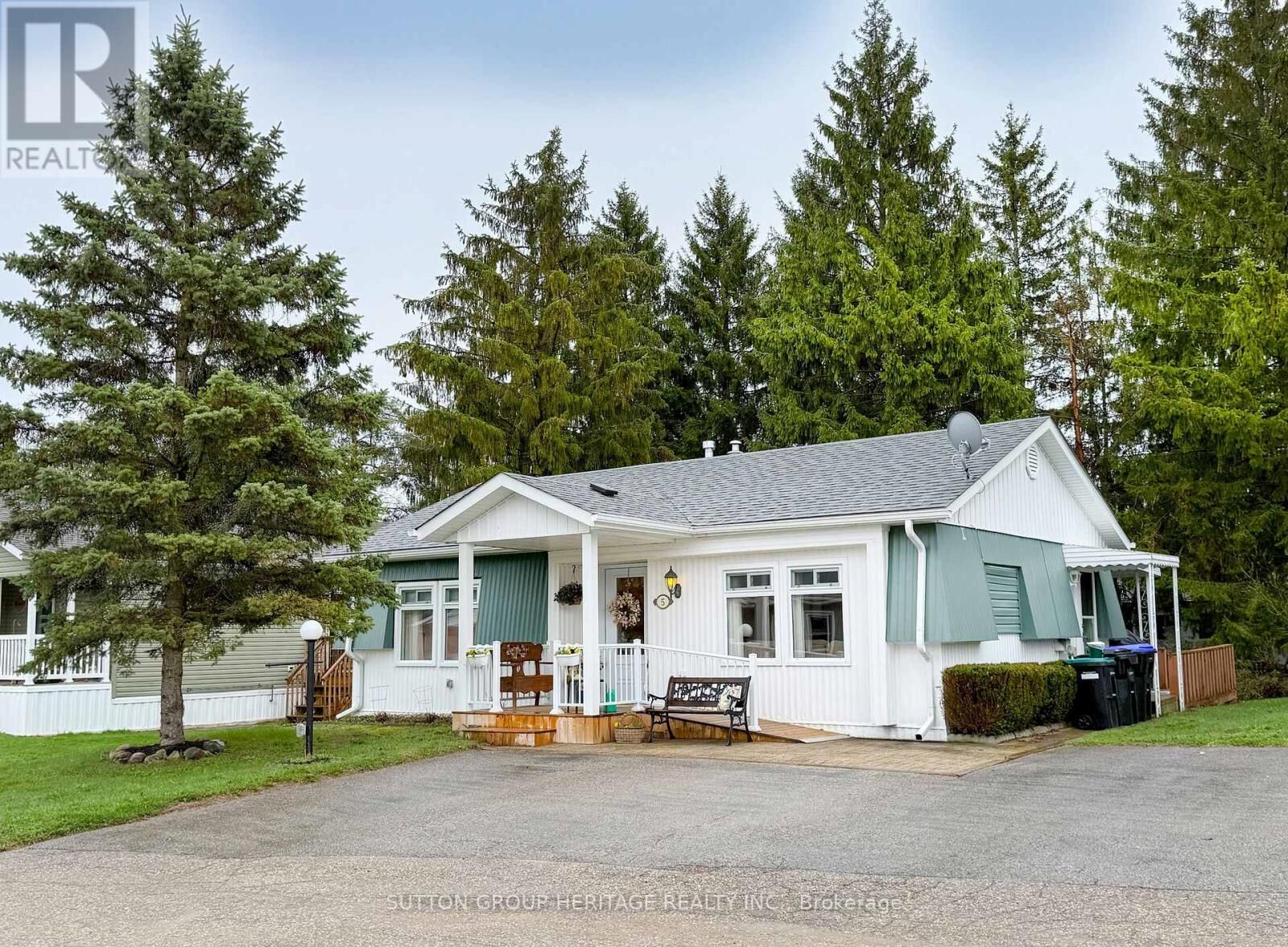 Property Photo:  5 Willow Landing  ON L9S 1M7 