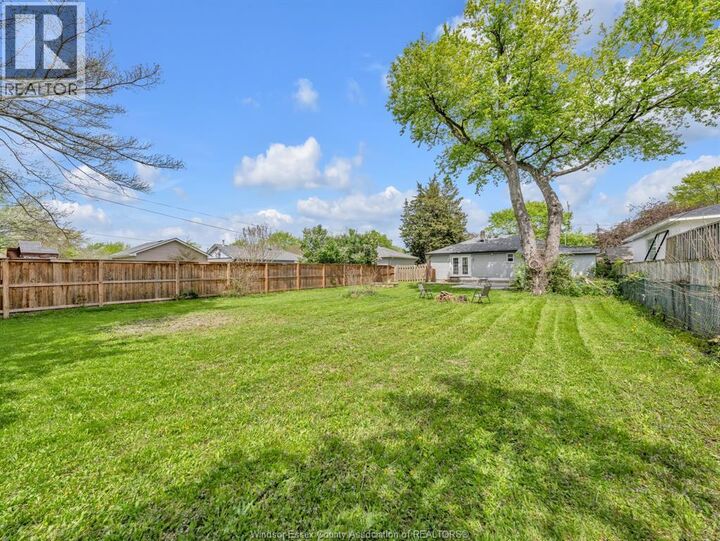Property Photo:  1583 Ferndale Avenue  ON N8T 2K3 