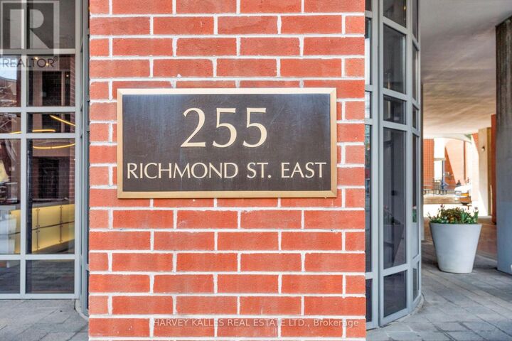 Property Photo:  255 Richmond Street East 206  ON M5A 4T7 