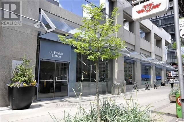 Property Photo:  426 University Avenue 1507  ON M5G 1S9 