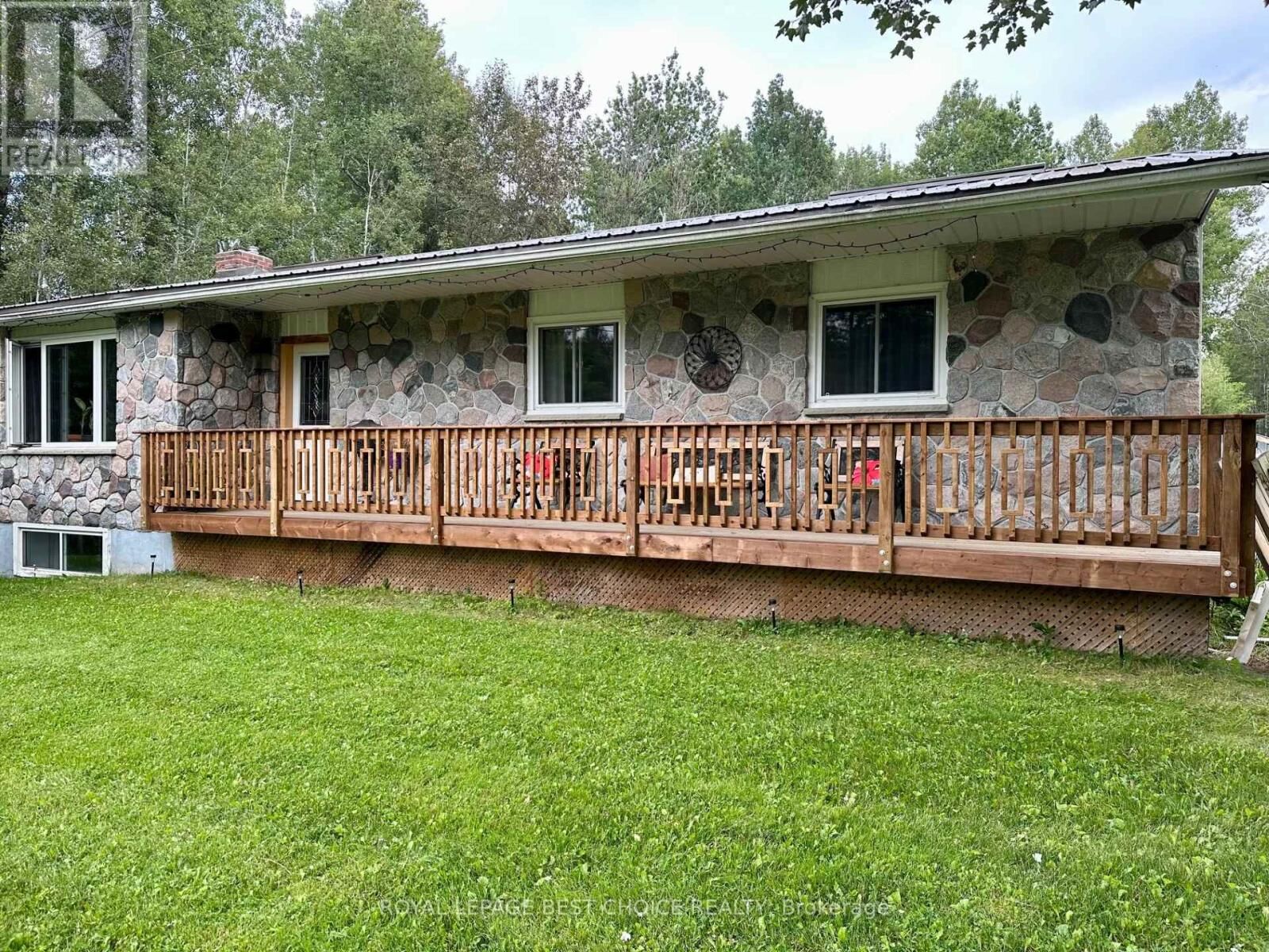 Property Photo:  69 First Street  ON P0J 1H0 