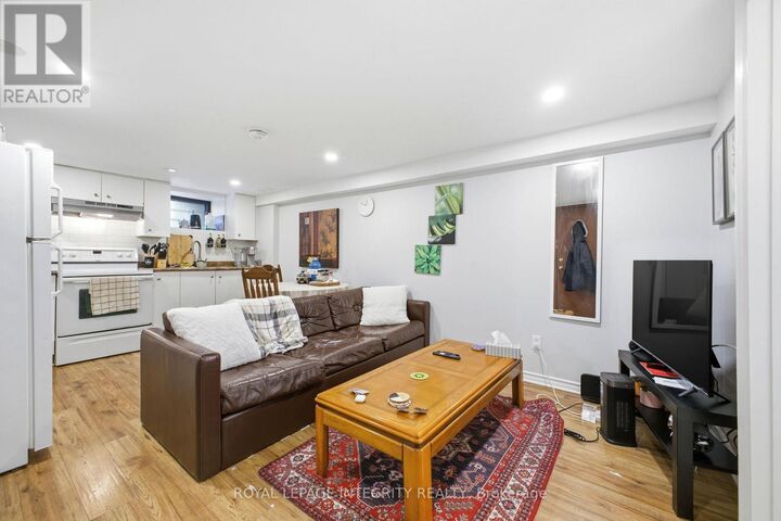 Property Photo:  172 Cobourg Street B  ON K1N 8H5 