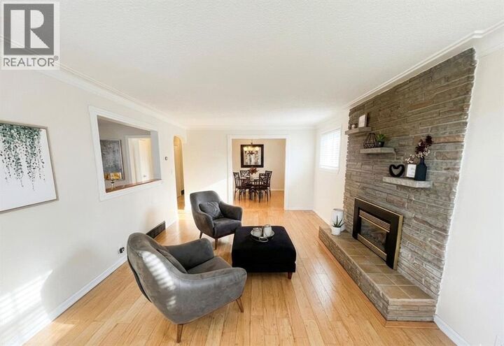 Property Photo:  674 Grove Avenue  ON N7V 2Y1 