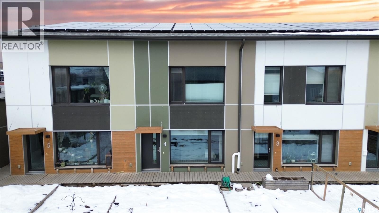 Property Photo:  4 475 L Avenue S  SK S7M 5Y6 