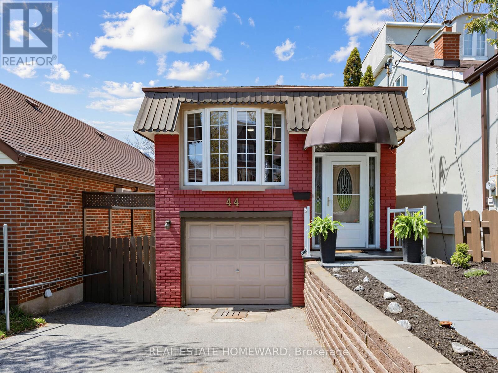Property Photo:  44 Westbourne Avenue  ON M1L 2Y4 