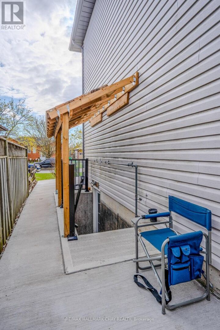 Property Photo:  19 Julie Street Lower  ON L0M 1B3 