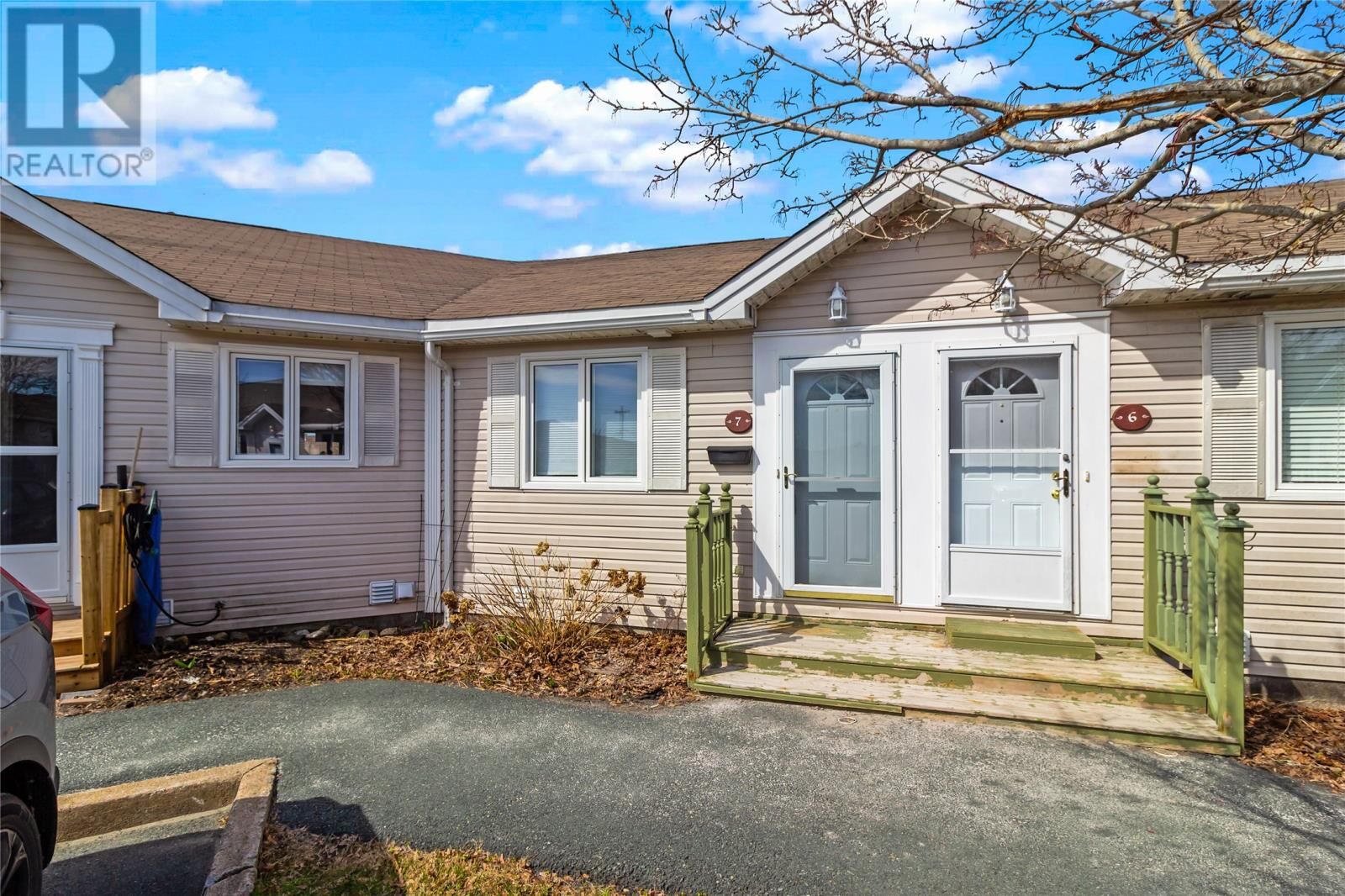 Property Photo:  7 Madeira Court  NL A1E 5K8 
