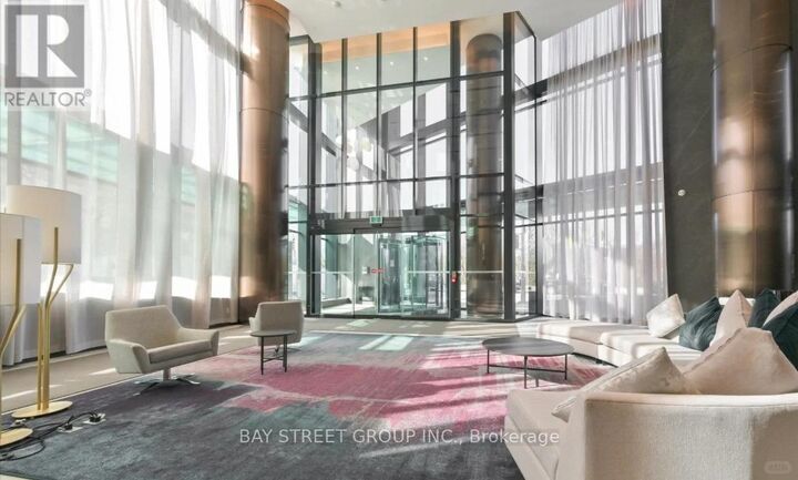 Property Photo:  575 Bloor Street Southwest 1311  ON M4W 0B2 