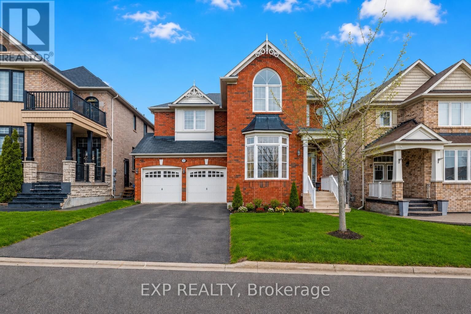 Property Photo:  323 Cheryl Mews Boulevard  ON L3X 3J6 