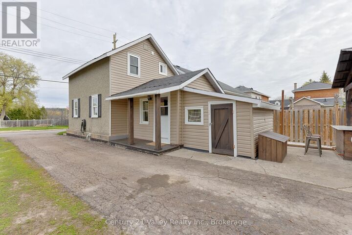 Property Photo:  319 Mary Avenue  ON K7V 3P3 