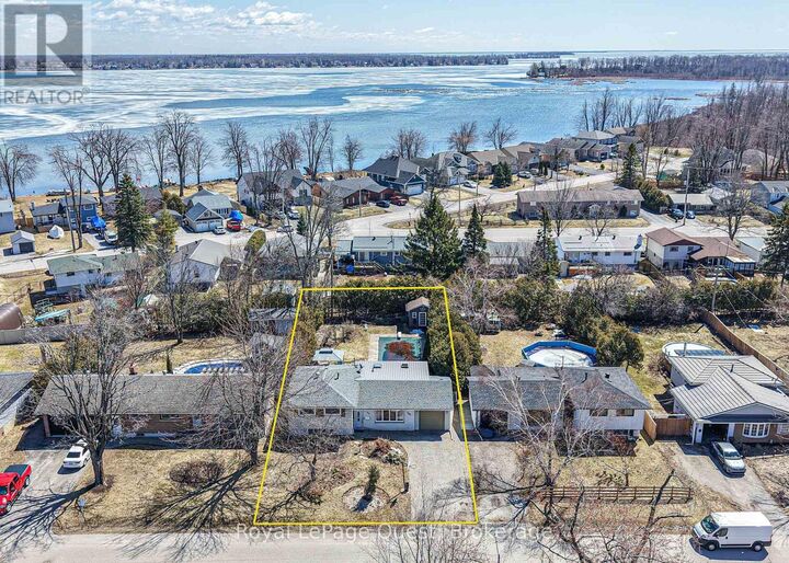Property Photo:  333 Collins Drive  ON L3V 1E5 