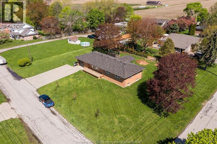 Property Photo:  1336 Sunset Avenue  ON N9Y 2T3 