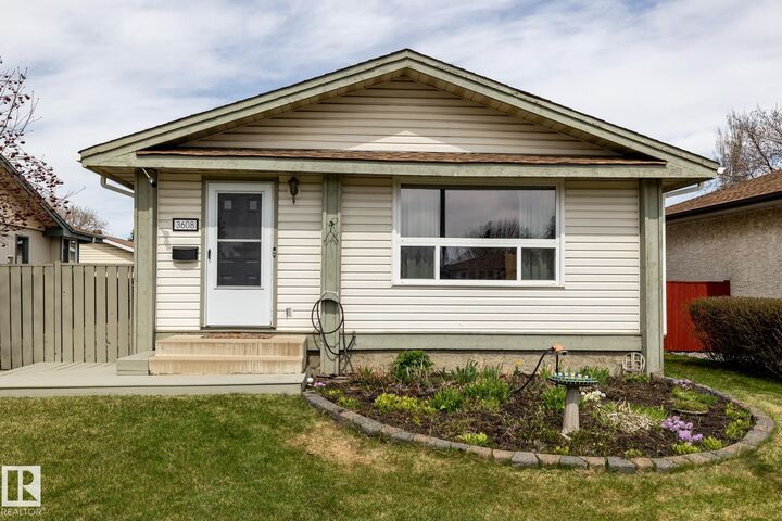 Property Photo:  3608 16A Avenue NW  AB T6L 2N4 