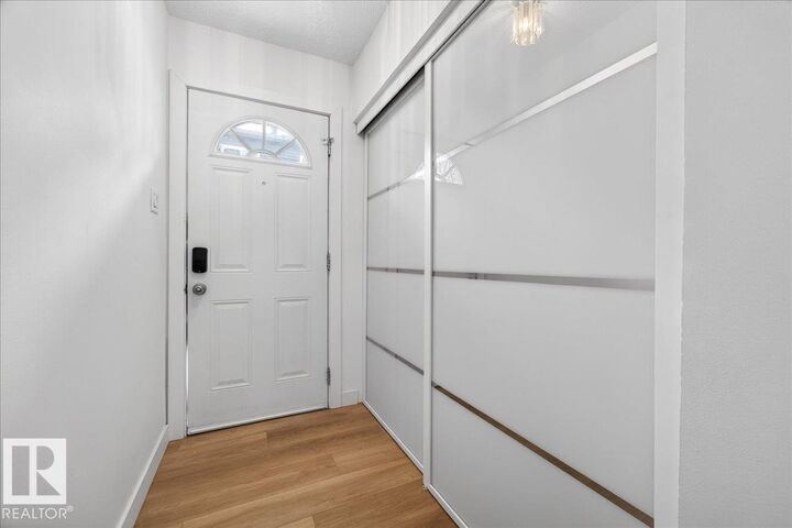 Property Photo:  114 Kaskitayo Court NW  AB T6J 3T3 
