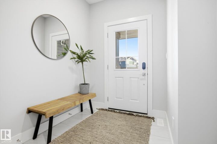 Property Photo:  1815 Tanager Close NW  AB T5S 0N2 