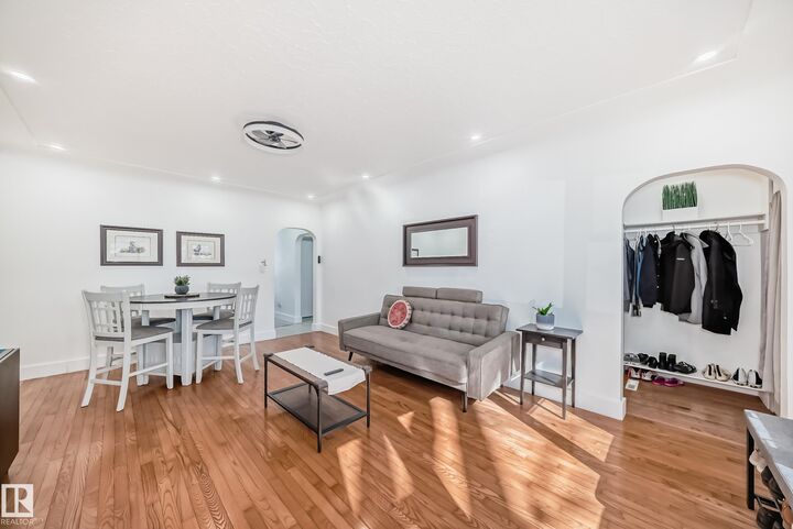 Property Photo:  11926 77 Street NW  AB T5B 2G4 