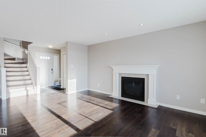 Property Photo:  16627 18 Avenue SW  AB T6W 3C5 