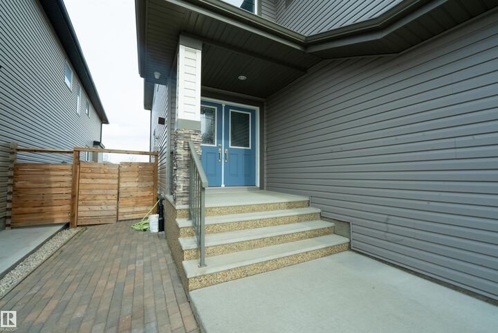 Property Photo:  3623 8 Street NW  AB T6T 1A1 