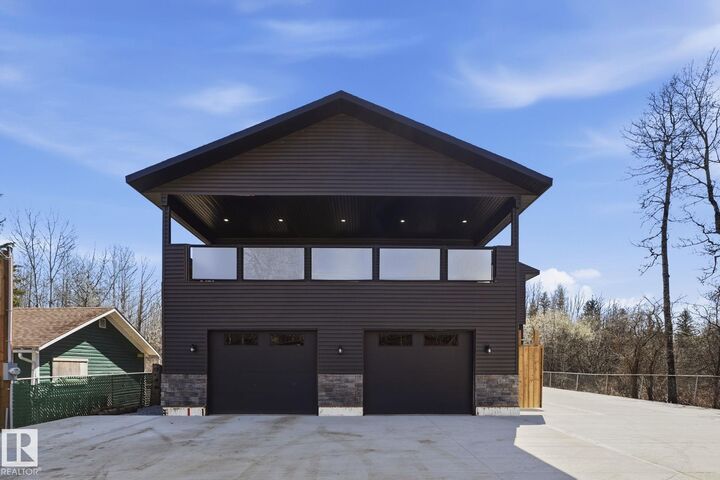 Property Photo:  213 2 Avenue  AB T0C 1X0 