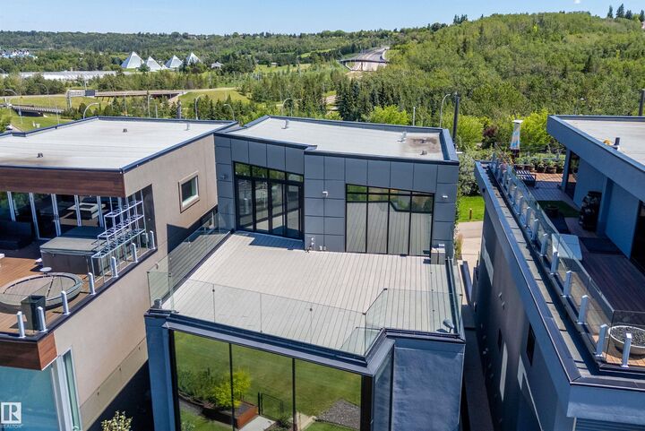 Property Photo:  9509 99B Street NW  AB T6E 3X1 