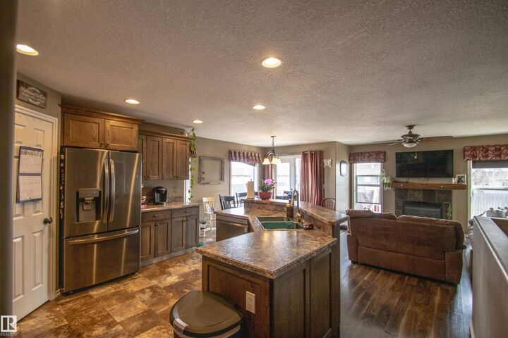 Property Photo:  5121 52 Ave  AB T0A 3A1 