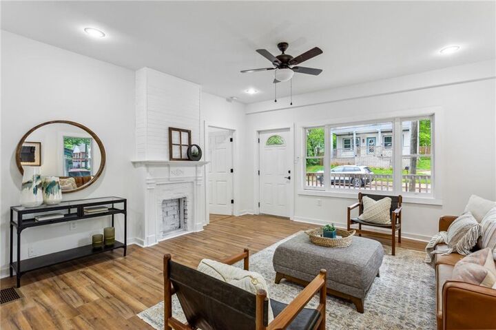 Property Photo:  698 Garibaldi Street SW  GA 30310 