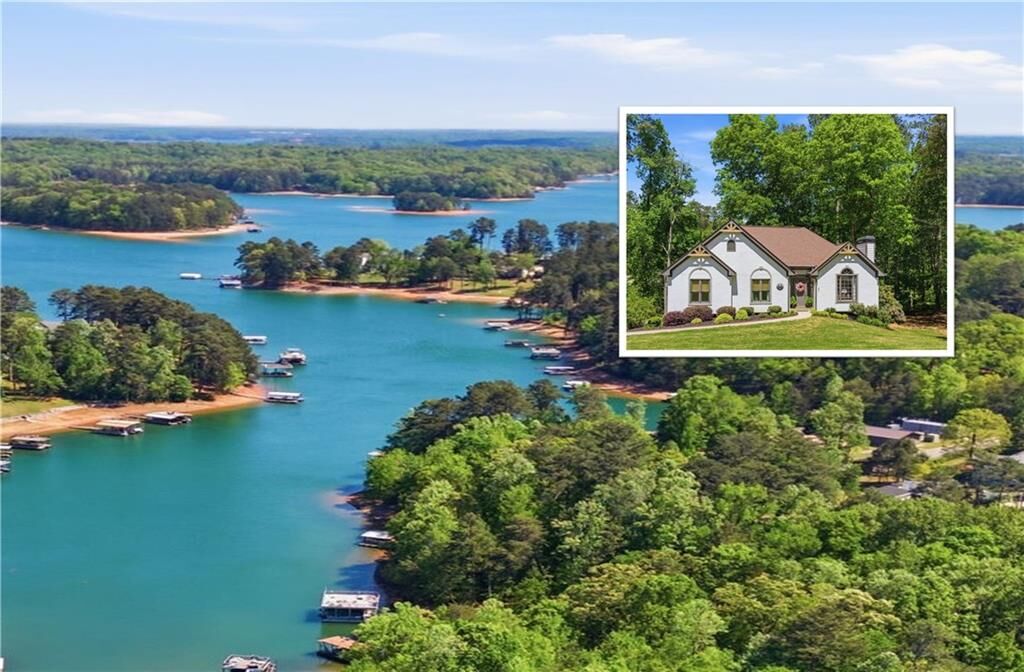 Property Photo: 2815 Lake Court GA 30041